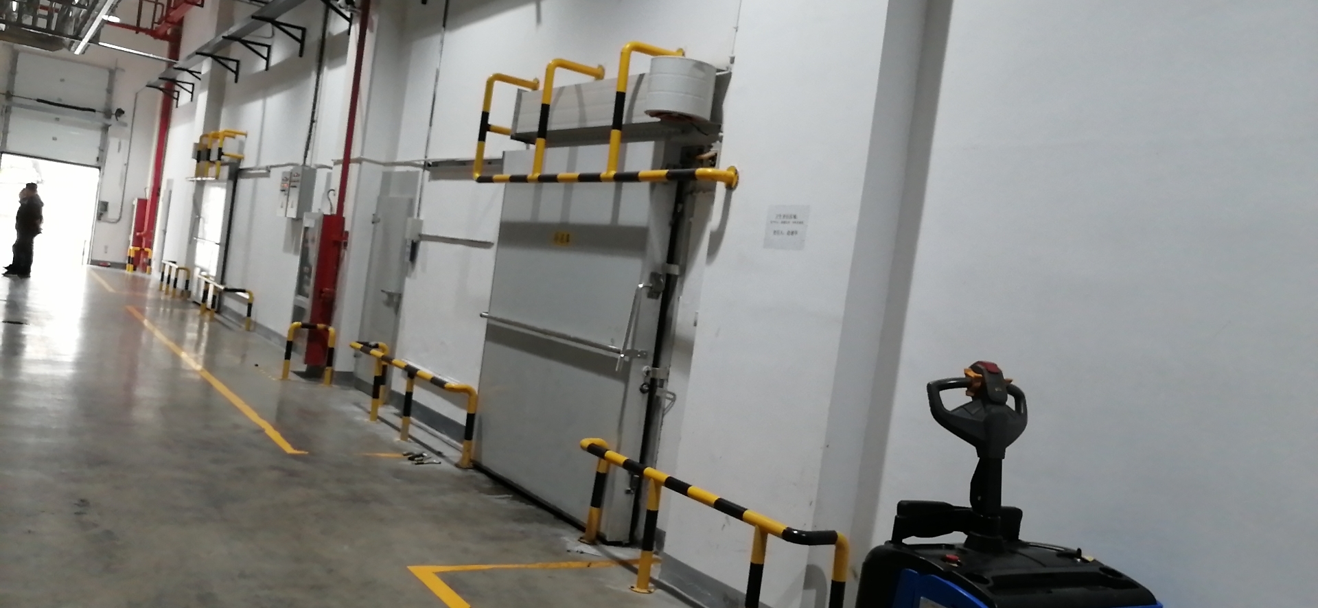 速凍冷庫特點(diǎn)及建造中注意事項(xiàng)